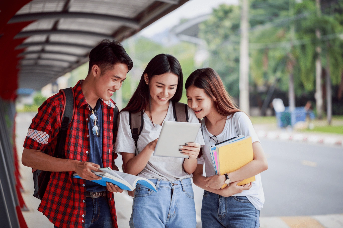 Students using study techniques recommended by a JC economics tutor